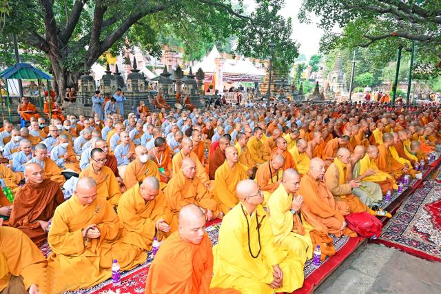 Hành Hương Chiêm Bái Phật Tích Ấn Độ Và Nepal 2023 - Cúng Dường Thiên Tăng Và Công Việc Từ Thiện Tại Bodh Gaya, Ấn Độ