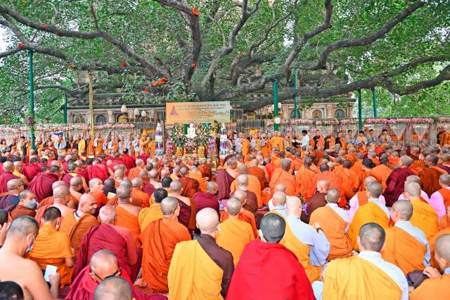 Hành Hương Chiêm Bái Phật Tích Ấn Độ Và Nepal 2023 - Cúng Dường Thiên Tăng Và Công Việc Từ Thiện Tại Bodh Gaya, Ấn Độ