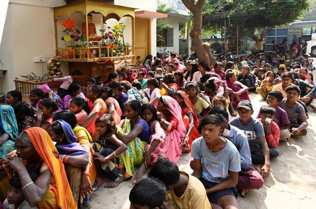 Hành Hương Chiêm Bái Phật Tích Ấn Độ Và Nepal 2023 - Cúng Dường Thiên Tăng Và Công Việc Từ Thiện Tại Bodh Gaya, Ấn Độ