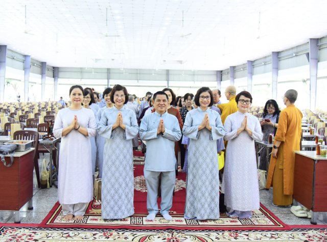 Chùa Giác Ngộ - Quỹ Đạo Phật Ngày Nay Cúng Dường 755 Triệu Đồng Đến Học Viện Pgvn Tp.Hcm