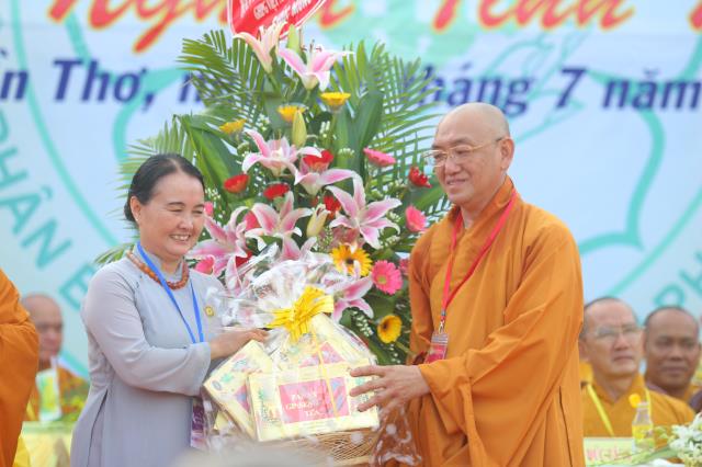 Cần Thơ: Trọng thể khai mạc Hội trại tuổi trẻ Phật giáo 11