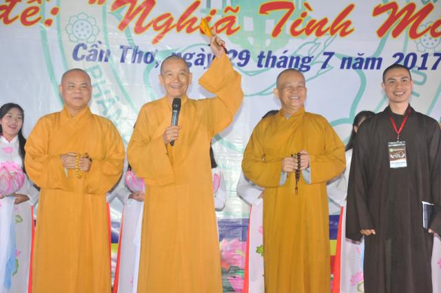 TP. Cần Thơ: Hoành tráng đêm văn nghệ chào mừng Hội trại 11