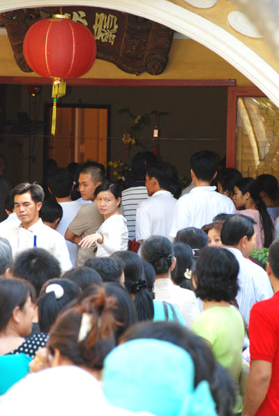 Chùa Hoằng Pháp trong ba ngày Xuân