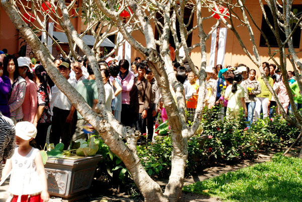 Chùa Hoằng Pháp trong ba ngày Xuân