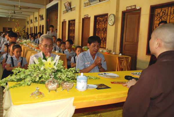 Chùa Hoằng Pháp trong ba ngày Xuân