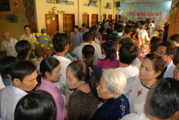 Chùa Hoằng Pháp trong ba ngày Xuân