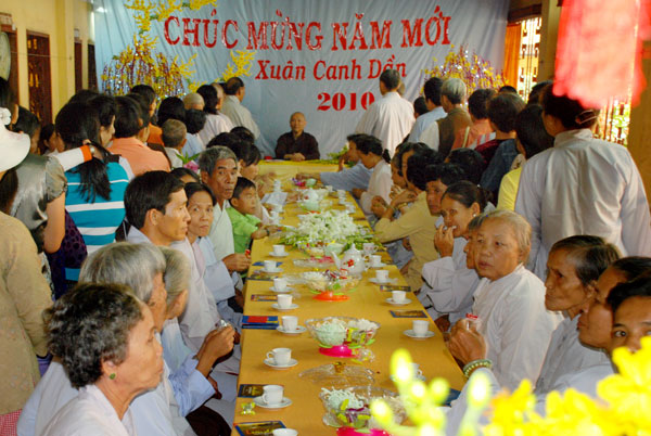 Chùa Hoằng Pháp trong ba ngày Xuân