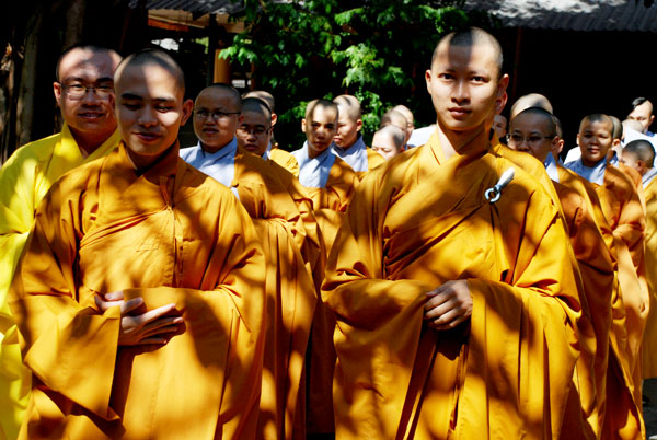 Chùa Hoằng Pháp trong ba ngày Xuân