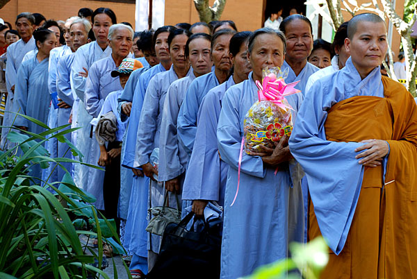 Chùa Hoằng Pháp trong ba ngày Xuân