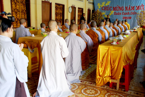 Chùa Hoằng Pháp trong ba ngày Xuân