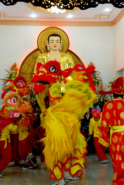 Chùa Hoằng Pháp trong ba ngày Xuân
