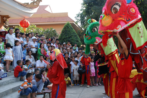 Chùa Hoằng Pháp trong ba ngày Xuân