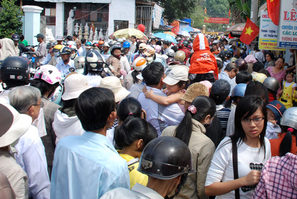 Chùa Hoằng Pháp trong ba ngày Xuân