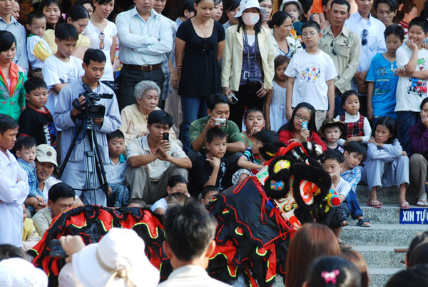 Chùa Hoằng Pháp trong ba ngày Xuân