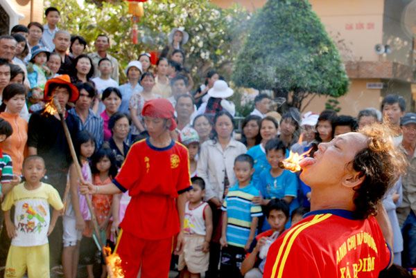 Chùa Hoằng Pháp trong ba ngày Xuân