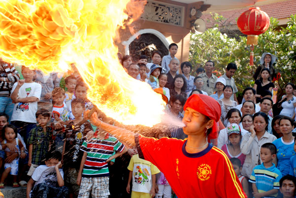 Chùa Hoằng Pháp trong ba ngày Xuân