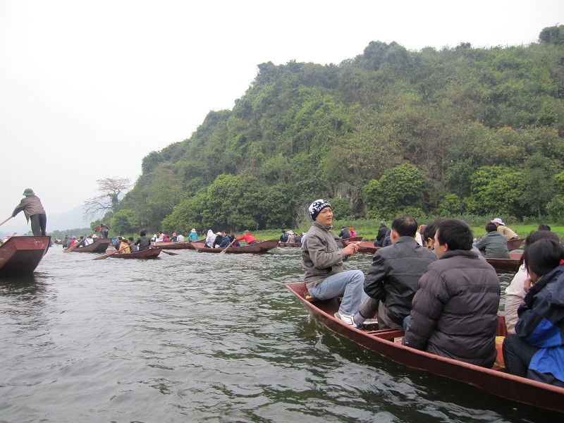 Chùa Hương mùa lễ hội
