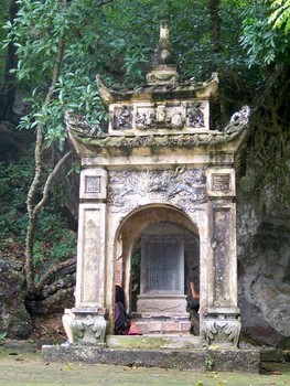 Chùa Trầm - thắng cảnh giữa Hà Nội