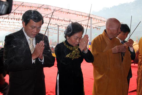 Hàng nghìn người dự khai hội Yên Tử