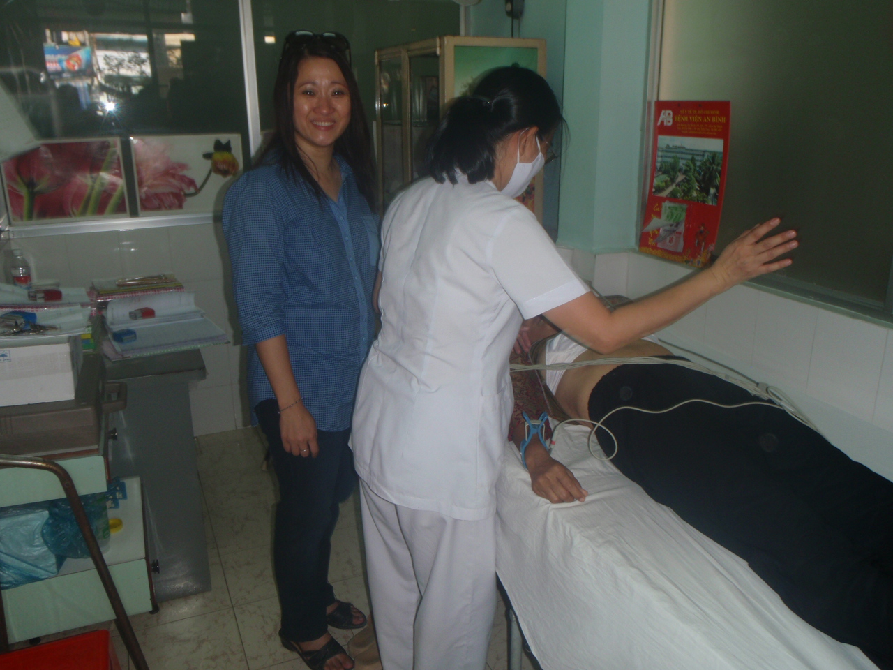 Đạo Phật Ngày Nay ủng hộ mổ mắt cho người nghèo ngày 20-4-2010
