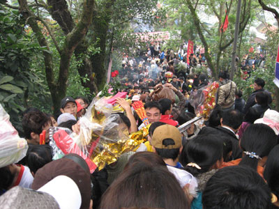 Nghẹt thở đi lễ chùa đầu năm