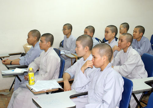 Chùm ảnh: Câu lạc bộ Anh ngữ tại Học Viện Phật giáo TP.HCM