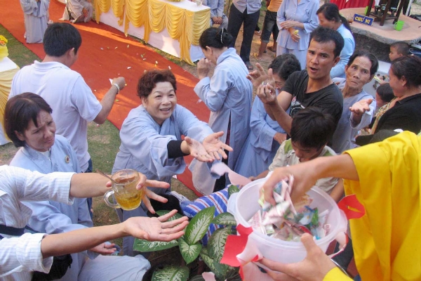 Quan Âm Tự - Cung nghinh Xá Lợi Đức Thế Tôn cùng các vị thánh Tăng, các vị A La Hán và Lễ Động thổ xây dựng đại hùng Bảo Điện, Tượng đài Quan Âm cao 32m