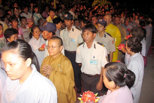 Quan Âm Tự - Cung nghinh Xá Lợi Đức Thế Tôn cùng các vị thánh Tăng, các vị A La Hán và Lễ Động thổ xây dựng đại hùng Bảo Điện, Tượng đài Quan Âm cao 32m