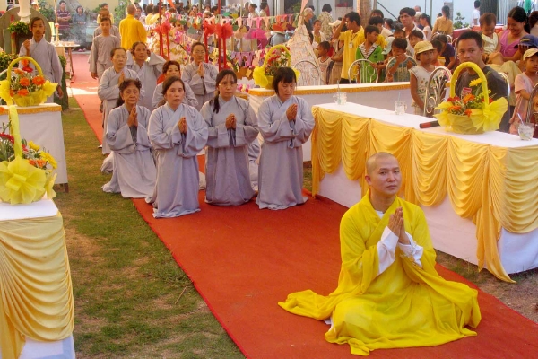 Quan Âm Tự - Cung nghinh Xá Lợi Đức Thế Tôn cùng các vị thánh Tăng, các vị A La Hán và Lễ Động thổ xây dựng đại hùng Bảo Điện, Tượng đài Quan Âm cao 32m