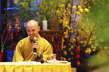 Đức: Hàng nghìn Phật tử đón Tết Canh Dần tại chùa Phật Huệ