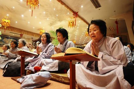 Đức: Hàng nghìn Phật tử đón Tết Canh Dần tại chùa Phật Huệ