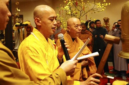 Đức: Hàng nghìn Phật tử đón Tết Canh Dần tại chùa Phật Huệ