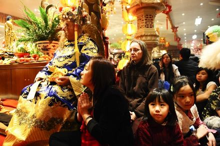 Đức: Hàng nghìn Phật tử đón Tết Canh Dần tại chùa Phật Huệ