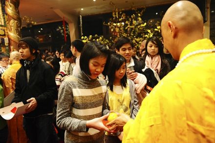 Đức: Hàng nghìn Phật tử đón Tết Canh Dần tại chùa Phật Huệ