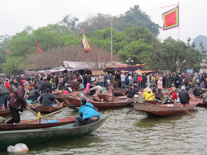 Chùa Hương mùa lễ hội