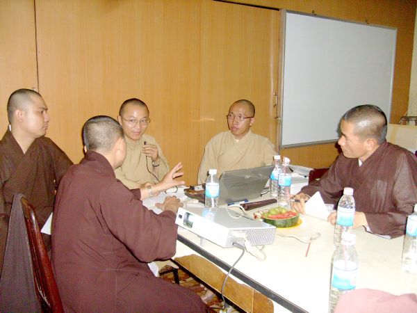Buổi họp dự thảo Hội thanh niên Phật giáo tại chùa Giác Ngộ