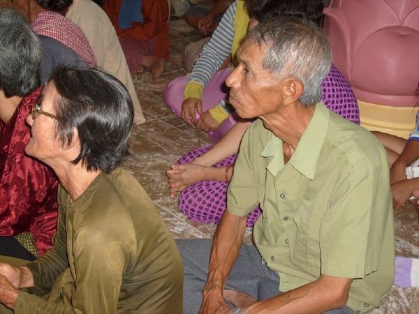 CLB Hoằng Pháp Trẻ với chương trình từ thiện cuối năm