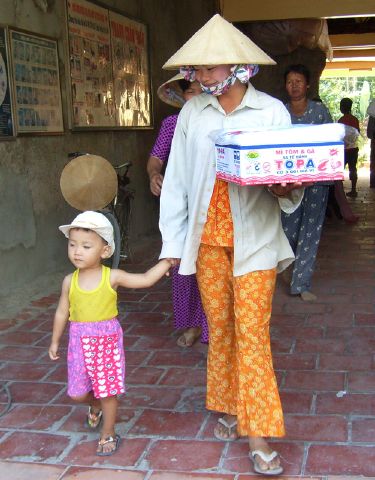 CLB Hoằng Pháp Trẻ với chương trình từ thiện cuối năm