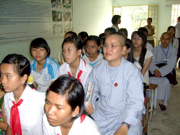 CLB Hoằng Pháp Trẻ với chương trình từ thiện cuối năm