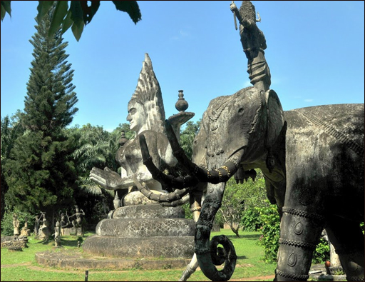 Dáng Phật xứ Lào