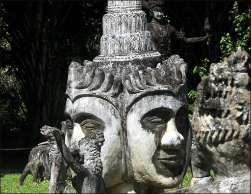 Dáng Phật xứ Lào
