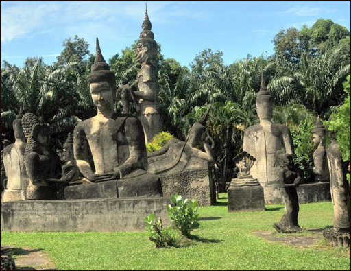 Dáng Phật xứ Lào