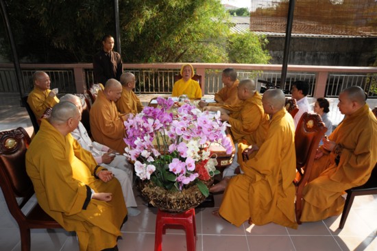 Chùm ảnh: Chúc Tết HT. Thích Minh Châu, HT. Thích Trí Tịnh