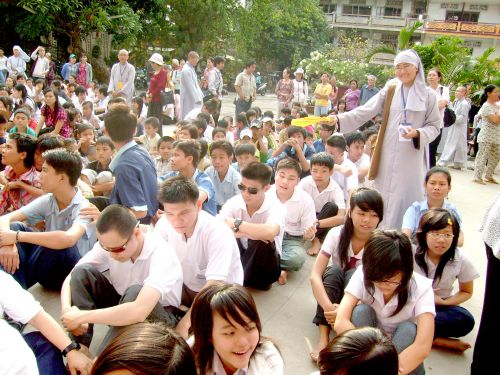 Chương trình Di Lặc Du Xuân – Ngày hội gia đình các trẻ thơ