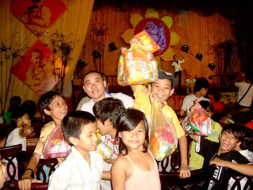 Chương trình Di Lặc Du Xuân – Ngày hội gia đình các trẻ thơ