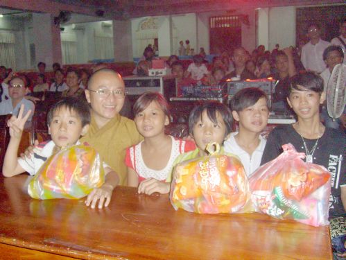 Chương trình Di Lặc Du Xuân – Ngày hội gia đình các trẻ thơ