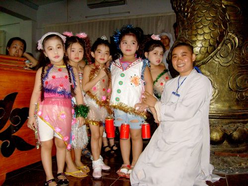 Chương trình Di Lặc Du Xuân – Ngày hội gia đình các trẻ thơ