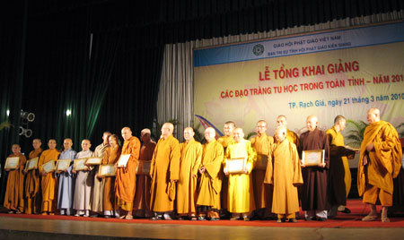 Kiên Giang: Tổng khai giảng các đạo tràng tu học năm 2010
