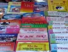 Sách mê tín không chỉ dừng lại ở cổng chùa