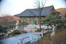 Phụng Nguyên Cổ Tự (Bongwonsa), trên dốc của An Mountain, ở phía tây Seoul.